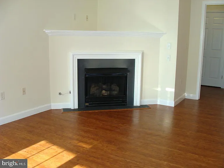 52 Kyle Way — Photo 9