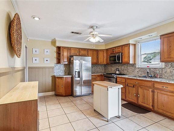 5th image of 621 Houma Blvd