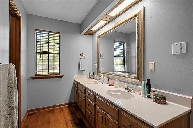 1382 Bristol Ct — Photo 16