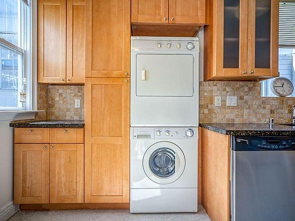 3rd image of 983 Pacific Ave