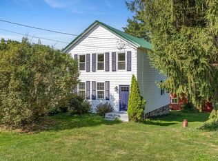 3183 Mohawk St, Sauquoit, NY 13456