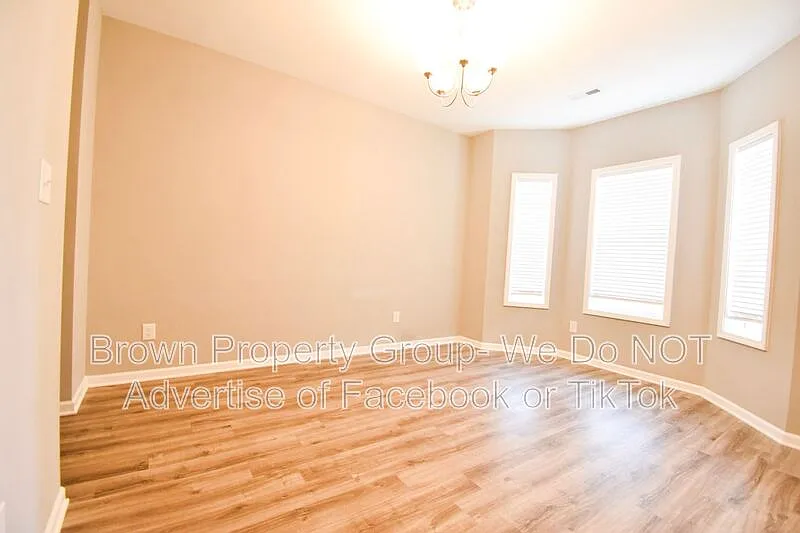 3 bed, 2.5 bath, 2172 sqft, $2,250 — Photo 4