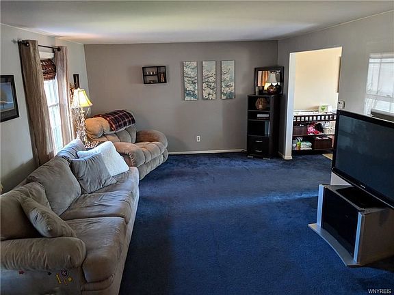 4th image of 22 Sweetwood Dr N
