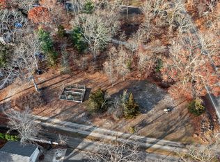 40A W Tiana Rd, Hampton Bays, NY 11946