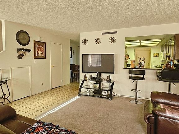 3rd image of 2643 Aracatuba Ave