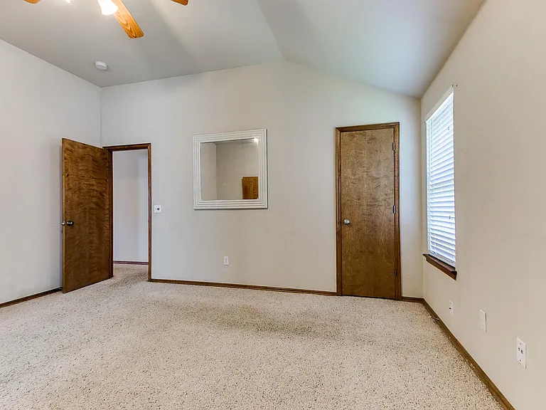 1708 Meadow Run Dr — Photo 11