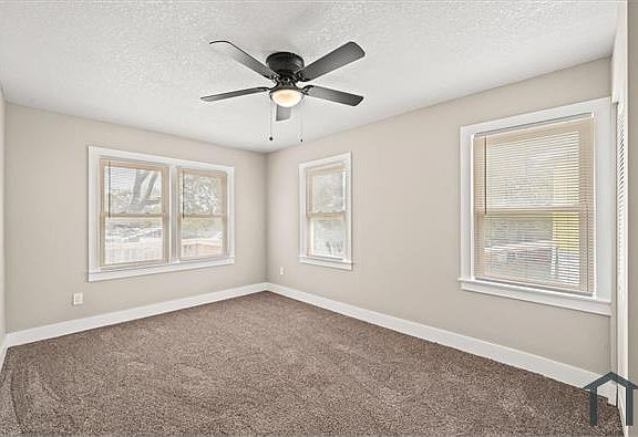 4th image of 5019 Agnes Ave
