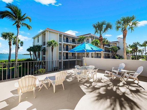 3rd image of 1551 BEACH ROAD #207
