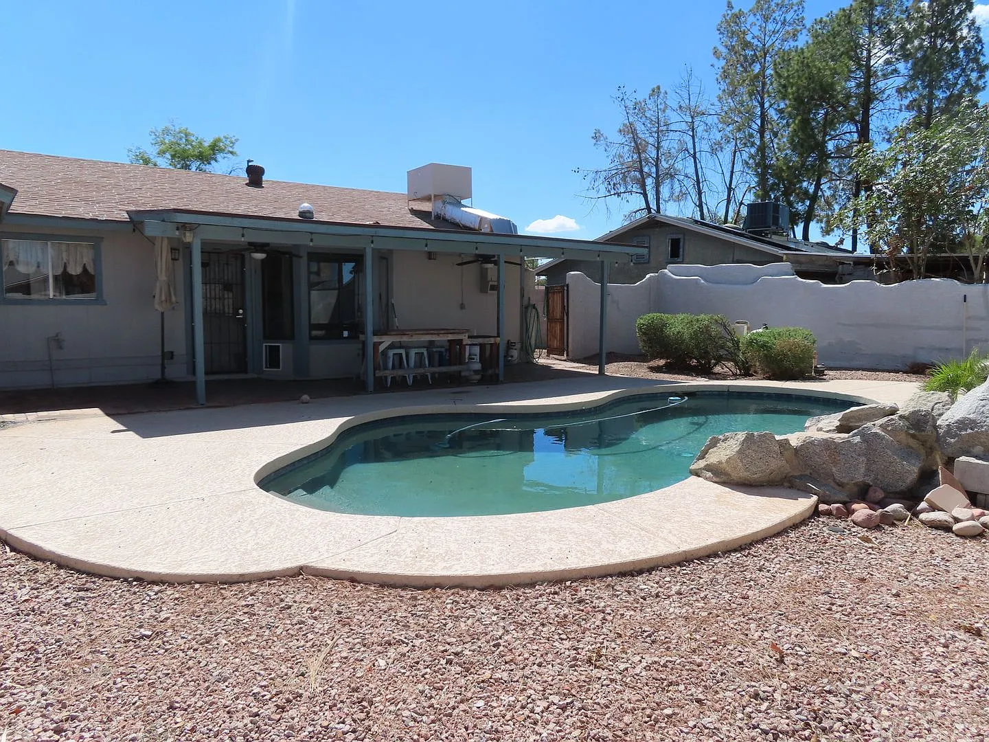 North Gilbert 3 bedroom 2 bath w/Pool NO HOA — Photo 3