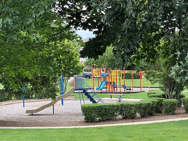 1956 Concord Dr — Photo 10
