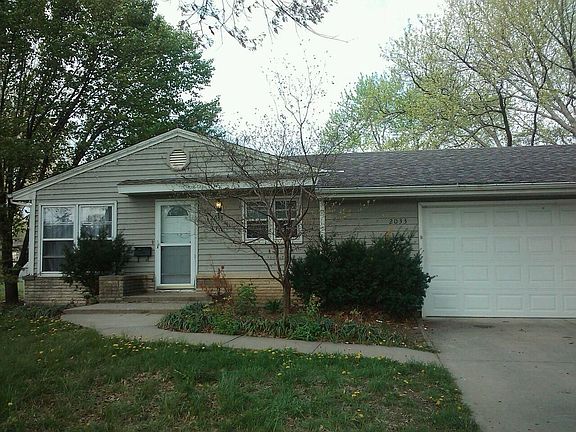 3rd image of 2033 Naismith Dr