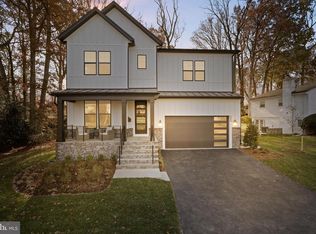 1000 N Sycamore St, Falls Church, VA 22046