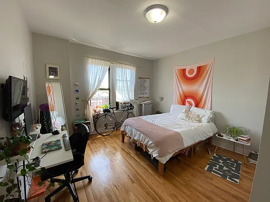 Rented by Mdays Realty | media 9