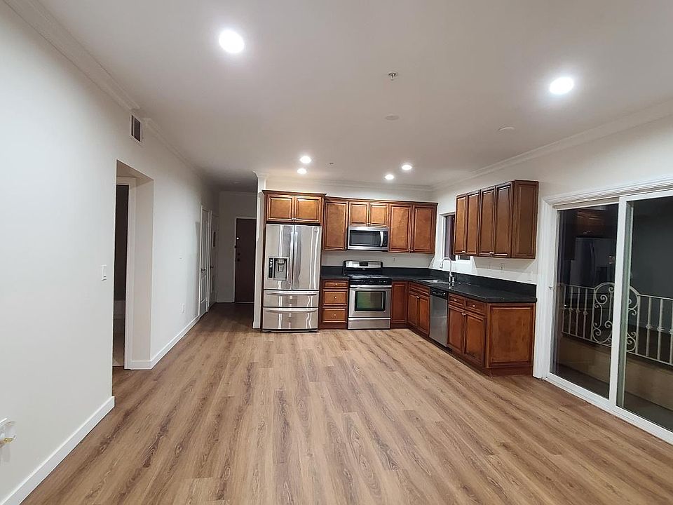 1st image of 1037 S Fedora St #303