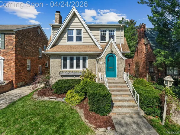 414 Cloverly Rd, Grosse Pointe Farms, MI 48236