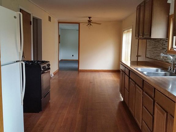 2nd image of 12718 S Mackinac Trl