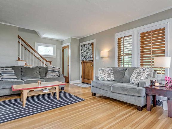 4th image of 474 Woodbury Ave