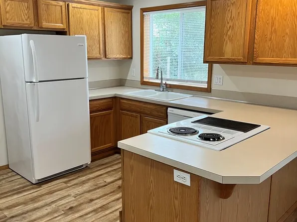 445 S Ivy St, Canby, OR 97013