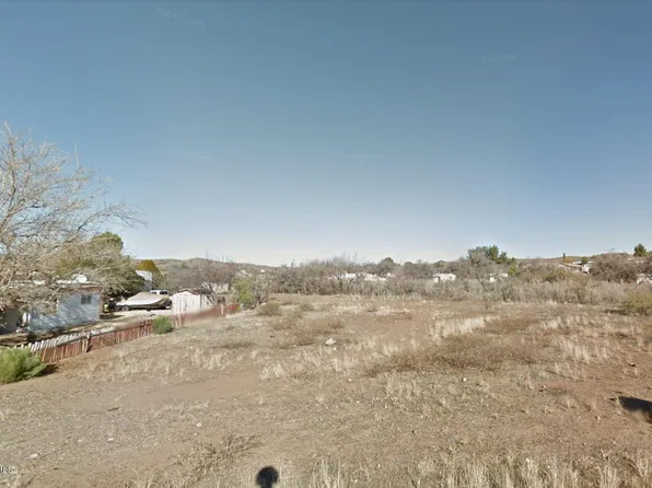 17154 E Meadow Ln, Mayer, AZ 86333