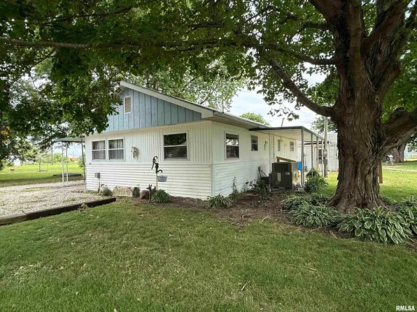 502 W South St, Astoria, IL 61501