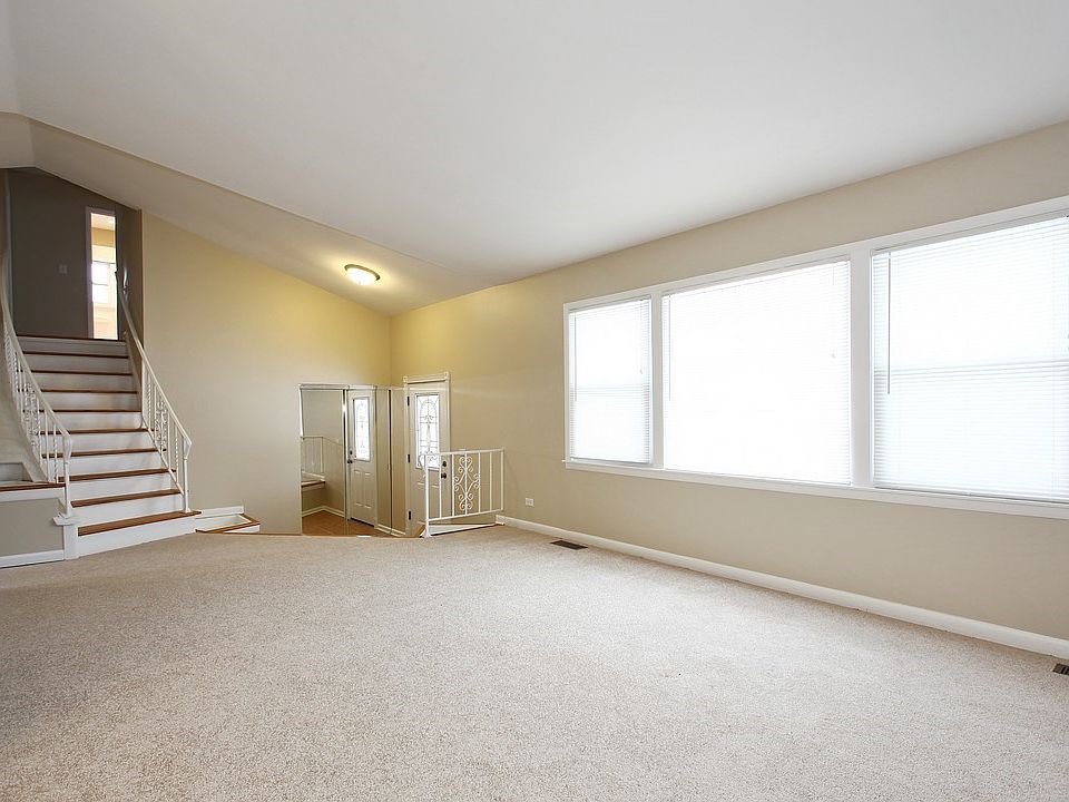 1st image of 2525 Willow Ave