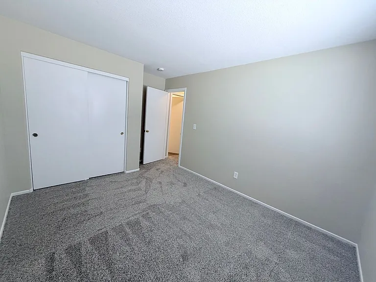 2817 King Michael Ave — Photo 11