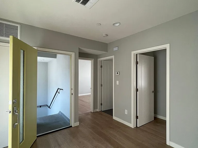 962 N Normandie Ave #962 N NORMANDIE AVE — Photo 8