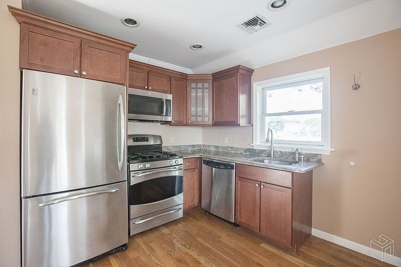 1st image of 258 Longstreet Ave #3