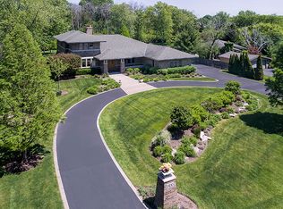 2420 Forest Glen Trl, Riverwoods, IL 60015