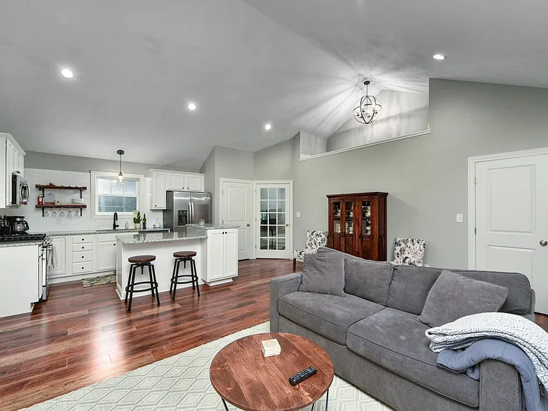 6309 Bridge Ave — Photo 8