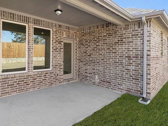 4th image of 1004 Colgate Cir