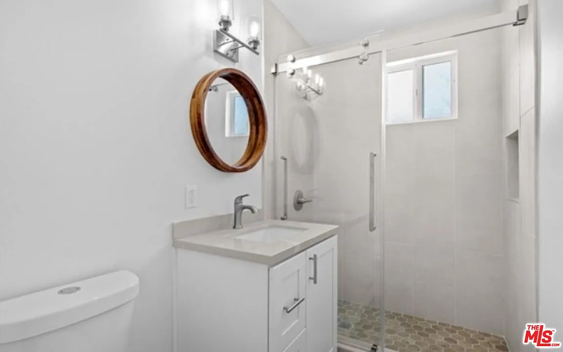 2 bed, 1.0 bath, 800 sqft, $3,995 — Photo 4
