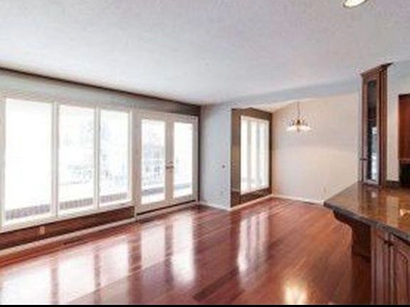 4th image of 1715 Darling St APT 3