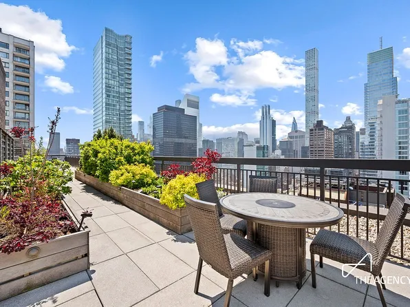 300 E 59th St #2801/2802, New York, NY 10022