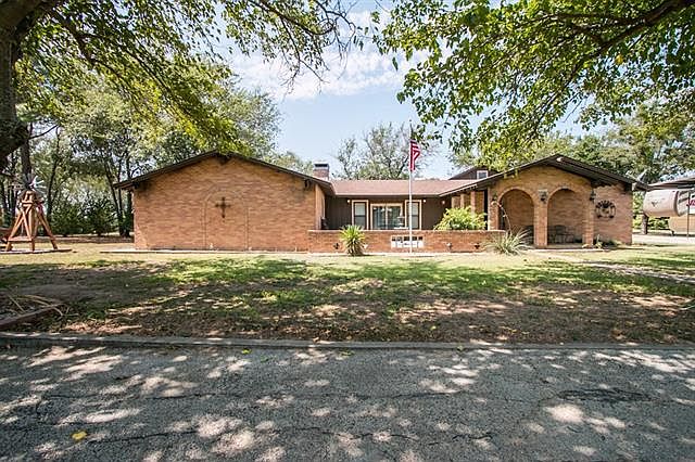 1st image of 5390 Whispering Oaks Ln