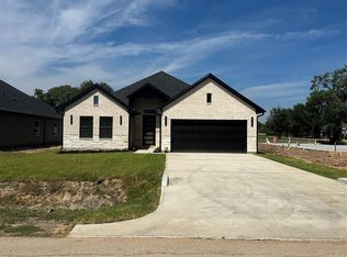 630 Ezekiel Smith St, Waller, TX 77484