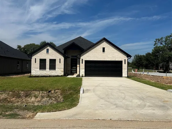 630 Ezekiel Smith St, Waller, TX 77484