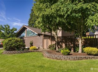 1906 Iowa Dr, Bellingham, WA 98229