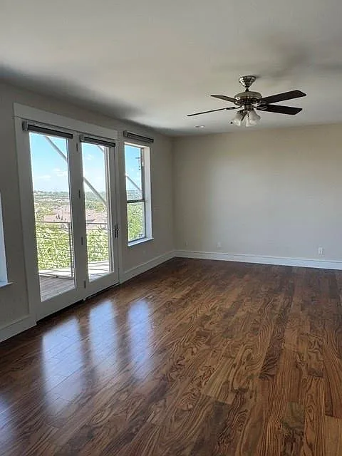 4 bed, 3.5 bath, 2966 sqft, $3,700 — Photo 3