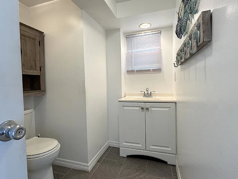 215 N Wild Olive Ave #1 — Photo 9