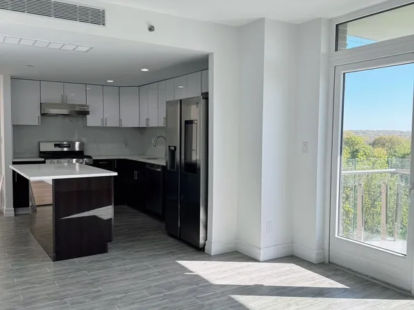 65-18 Austin Street image 4 of 10