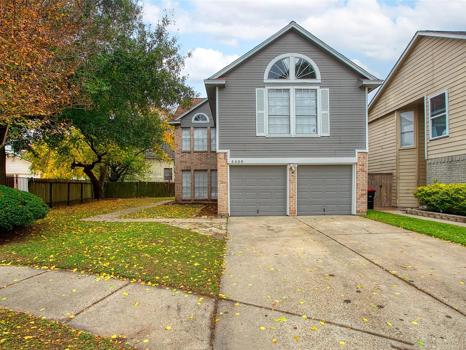 4 bed, 2.5 bath, 1950 sqft, $2,175 — Photo 2