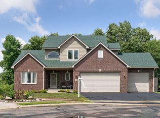 1336 Mockingbird Dr, Waconia, MN 55387
