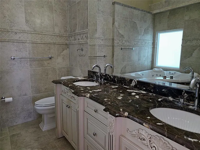 11820 Capri Cir S — Photo 23