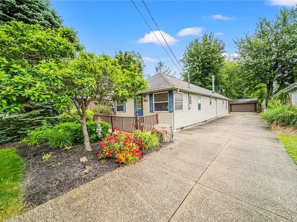 7586 Lake Shore Blvd, Madison, OH 44057