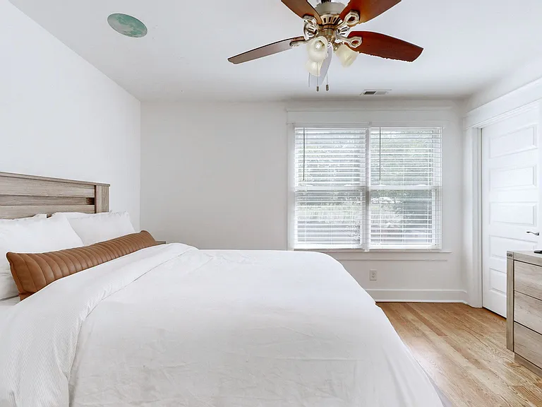 1211B Montgomery Ave — Photo 11