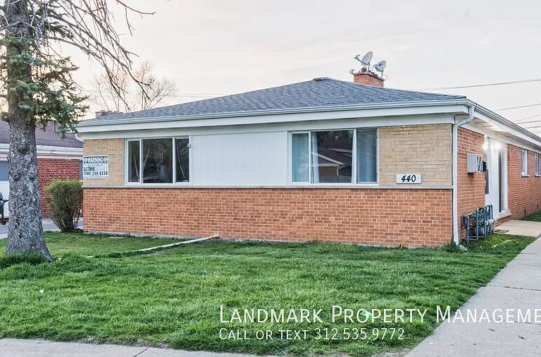 440 W Division St — Photo 1