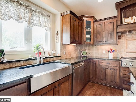 4th image of 5133 Black Oaks Ct N