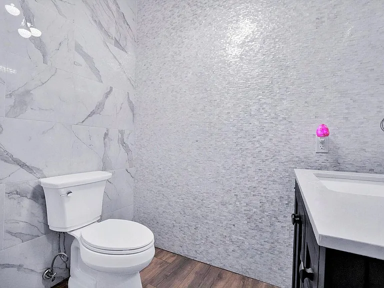 15835 Meadow Wood Dr — Photo 33