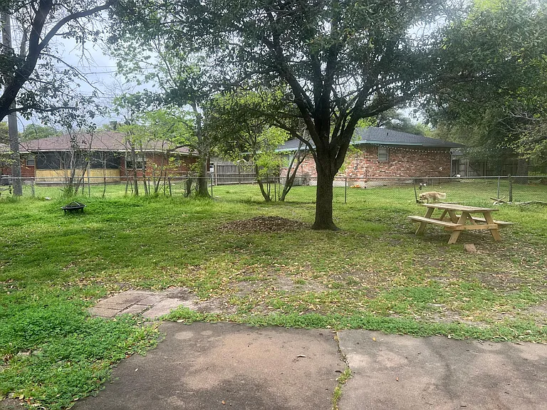 1403 Village Dr — Photo 12